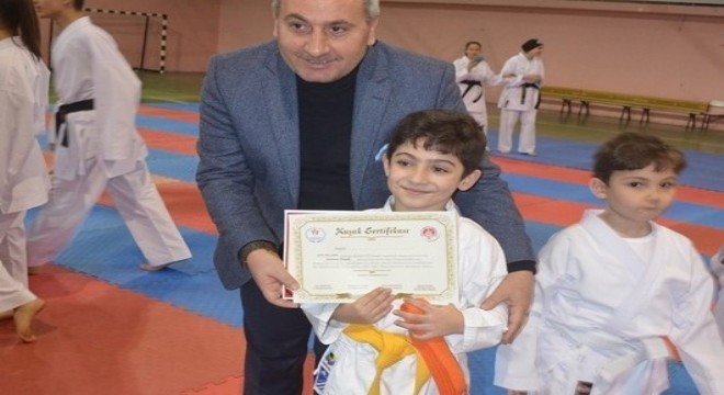 Mehmet Akif'e İstiklal Marşı jesti