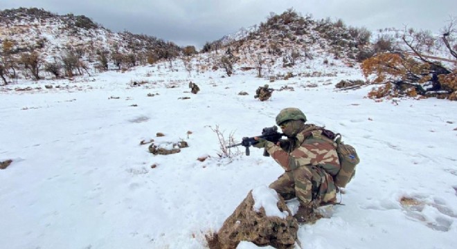 Mehmetçik'ten eksi 25'te vatan nöbeti