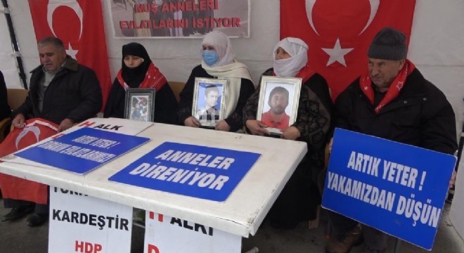 Muş'ta Ailelerin evlat nöbeti yeniden başladı