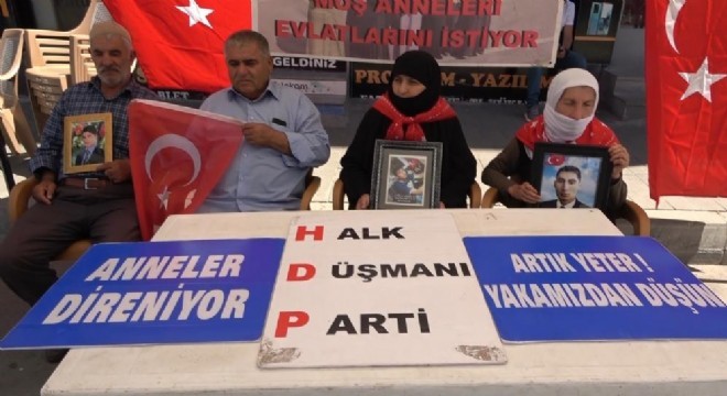 Muş'ta annelerin eylemi devam ediyor