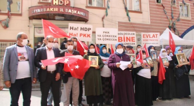 Nöbetteki ailelerden Babacan'a tepki