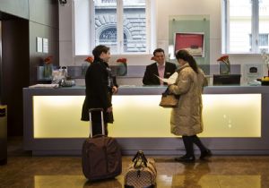 Para,  dadaşlığı bozar mı?