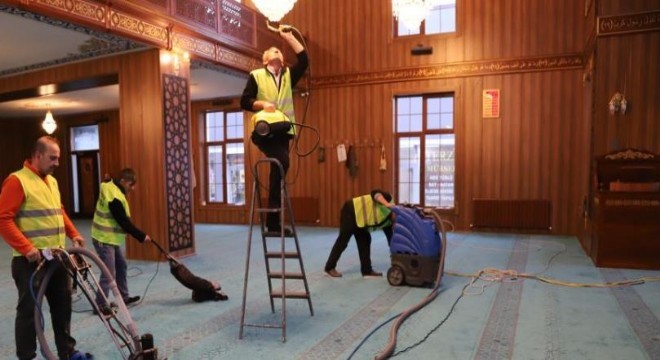 Palandöken'de camiler Ramazan'a hazır