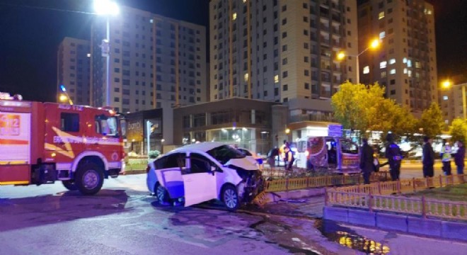 Palandöken'de iki araç çarpıştı: 2 yaralı