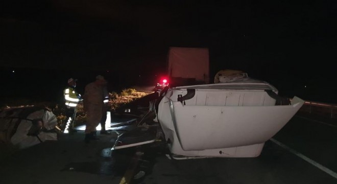 Pasinler'de trafik kazası: 1 ölü 1 yaralı