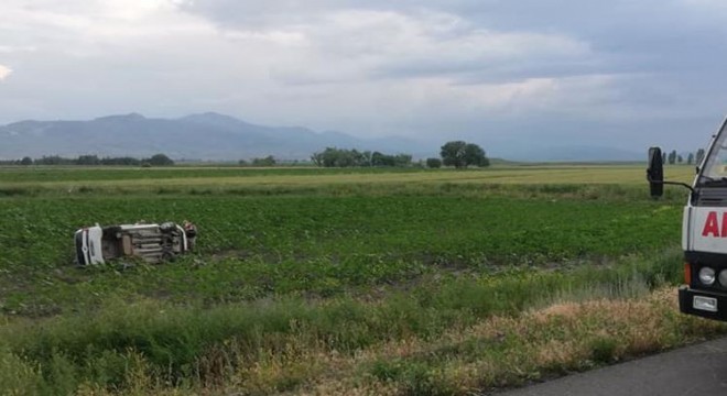 Pasinler'de trafik kazası: 1 ölü 4 yaralı