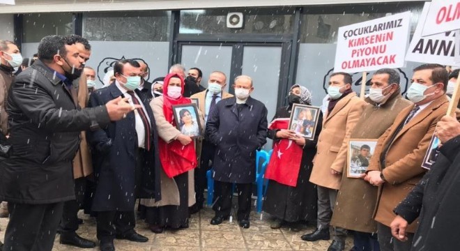 STK'lardan evlat nöbetindeki annelere destek