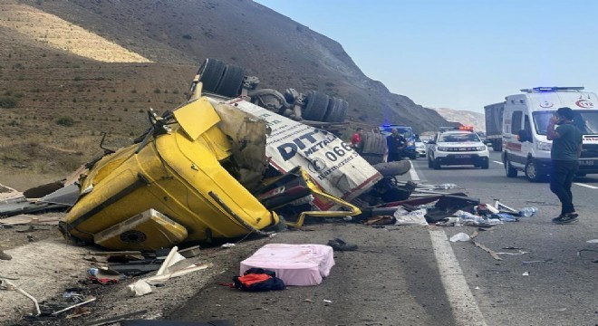 Sakaltutan'da feci kaza: 4 ölü, 2 yaralı