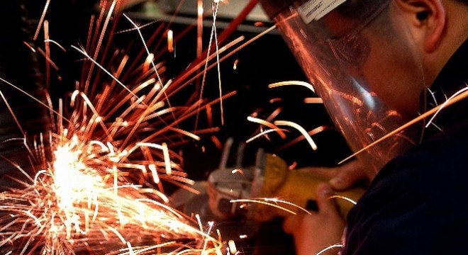 Sanayi üretimi yıllık yüzde 0,3 azaldı