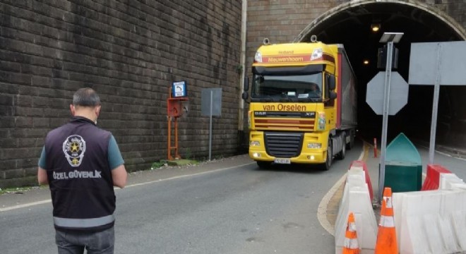 Sarp'ta tır trafiği normale döndü