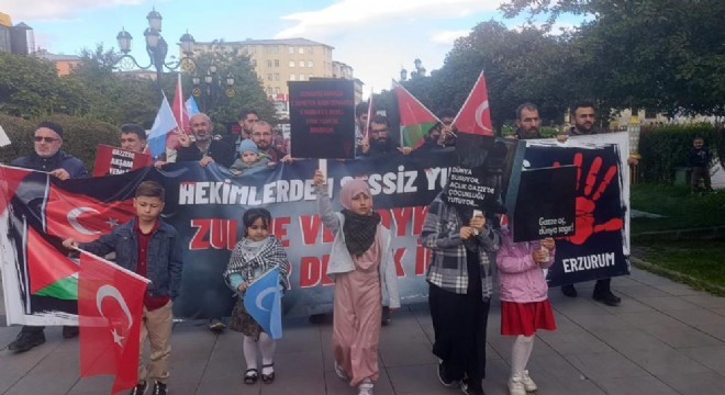 Sağlık çalışanları Gazze için yürüdü