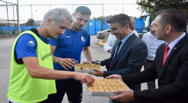 Sağlıkçılardan Erzurumspor'a moral destek