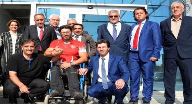 Seven'e coşkulu karşılama