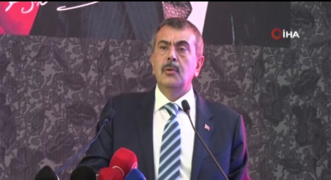 Tekin: 'Biz büyük bir camiayız'