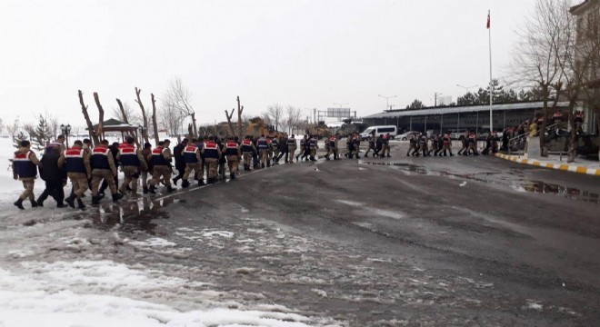 Terör operasyonunda 2'si muhtar adayı 25 gözaltı
