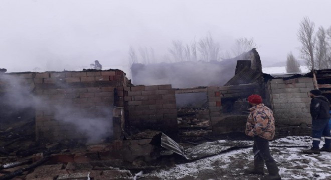 Uzundere Yayla'da yangın