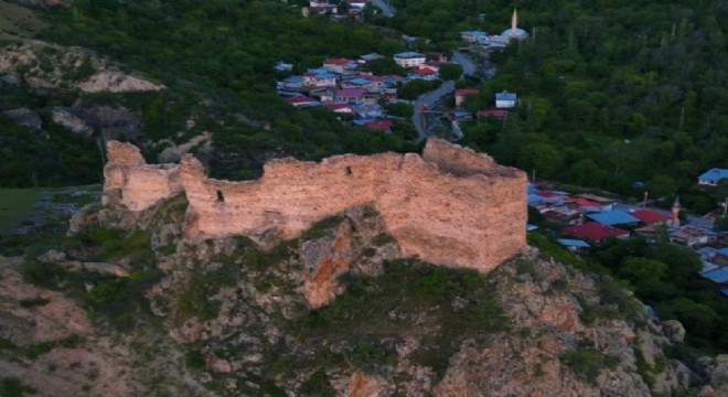 Uzundere'de tarih abidesi: Sapaca Kalesi
