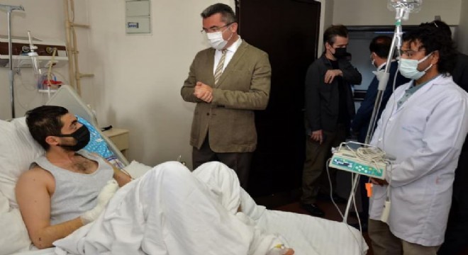 Vali Memiş yaralı Polis Öner'i ziyaret etti