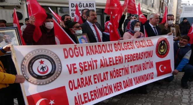 Vanlı annelerin nöbeti devam ediyor