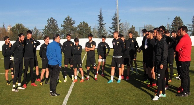 Vural yeni takımı ile ilk antrenmanına çıktı