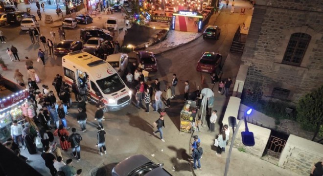 Yukarı Mumcu'da bıçaklı kavga: 2 yaralı