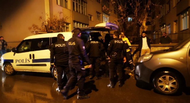Yunus Emre'de bıçaklı kavga