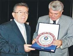 'Başbakan ‘dil' utancı yaşıyor'