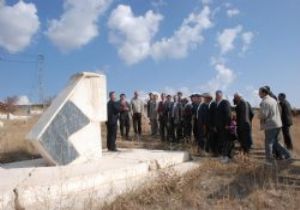 Çat'ta Şehitlere dua, teröre lanet yağdı 