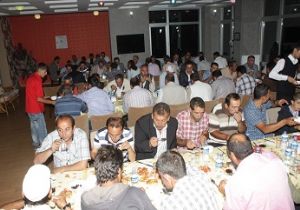 İftar sevincini personelle paylaştı