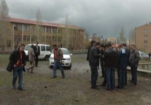 OKUL ÖNÜNDE BIÇAKLI KAVGA