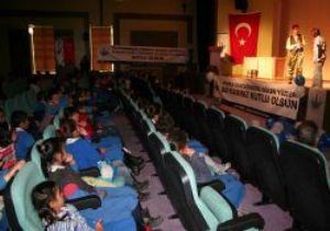 Cengiz'den çocuklara armağan