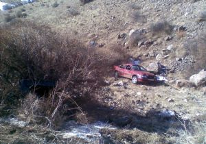 Hastaneye giderken kaza yaptı