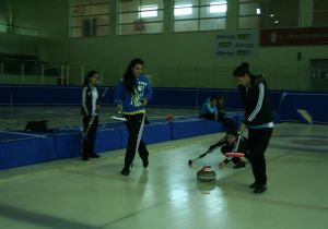 Curling'te 2011 siftahı