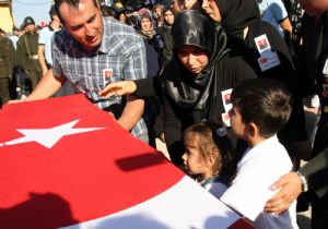 Şehit Ar dualarla uğurlandı