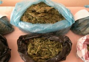4 Kilo 151 Gram Esrar Ele Geçirildi