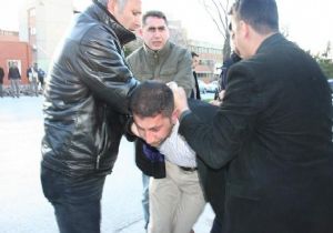 ADLİYE ÖNÜNDE KAVGA