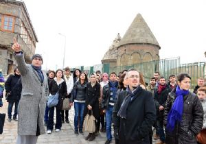 Üç Kümbetler'de Mimari dersi