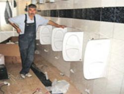 Vali gitti pisuvarlar geri geldi