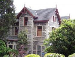 Yeniden taş yapılı evler