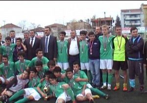 Düzce Belediyespor U-17'de Şampiyon