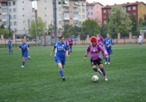 Mavibeyaz kızlar elendi