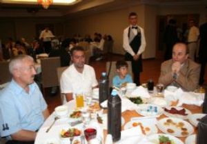 Vali'den örnek dayanışma..