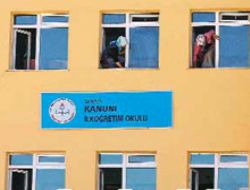 Veliler okul temizliğinde