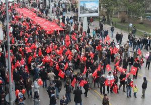 AY YILDIZLA COŞKULU YÜRÜYÜŞ