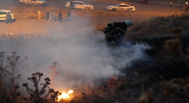 Çat yolunda havai fişek yangına yol açtı