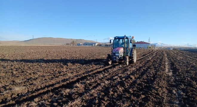 Çiftçiler tarlaya indi