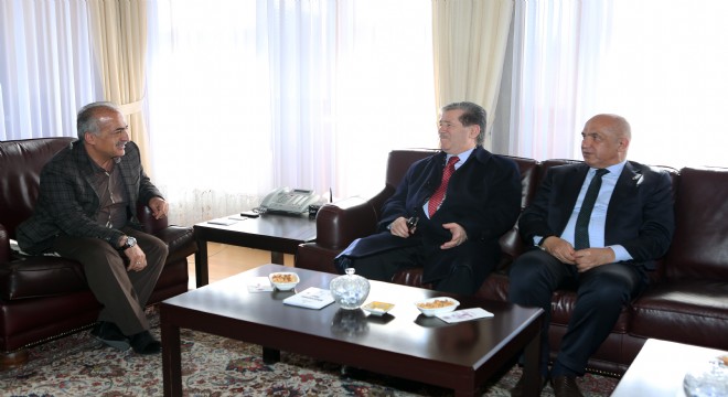 Ömer Özyılmaz ve Mustafa Ilıcalı, Rektör Çomaklı'yı Ziyaret Etti