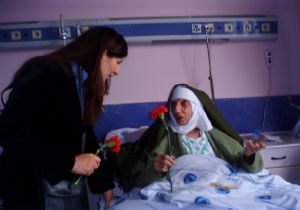 Çığlık hastaları ziyaret etti