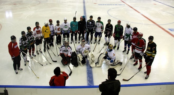 İran Buz Hokeyi Milli Takımı Erzurum'da