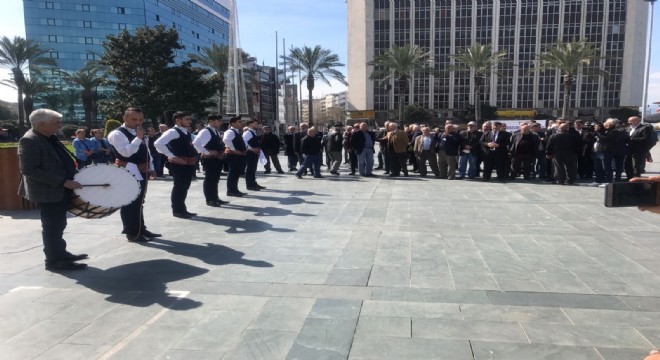 İzmir'de 100. yıl coşkusu yaşandı